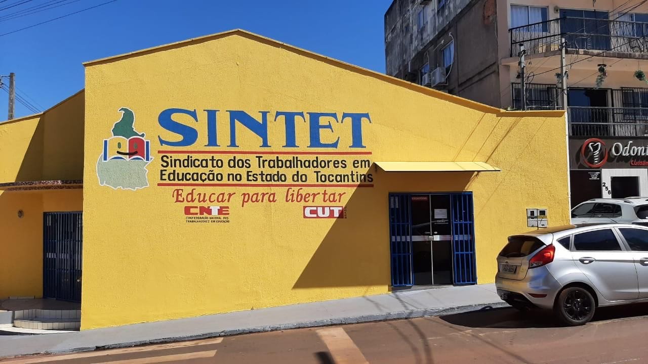 Direção do Sintero se reúne com trabalhadores da Escola Orlando